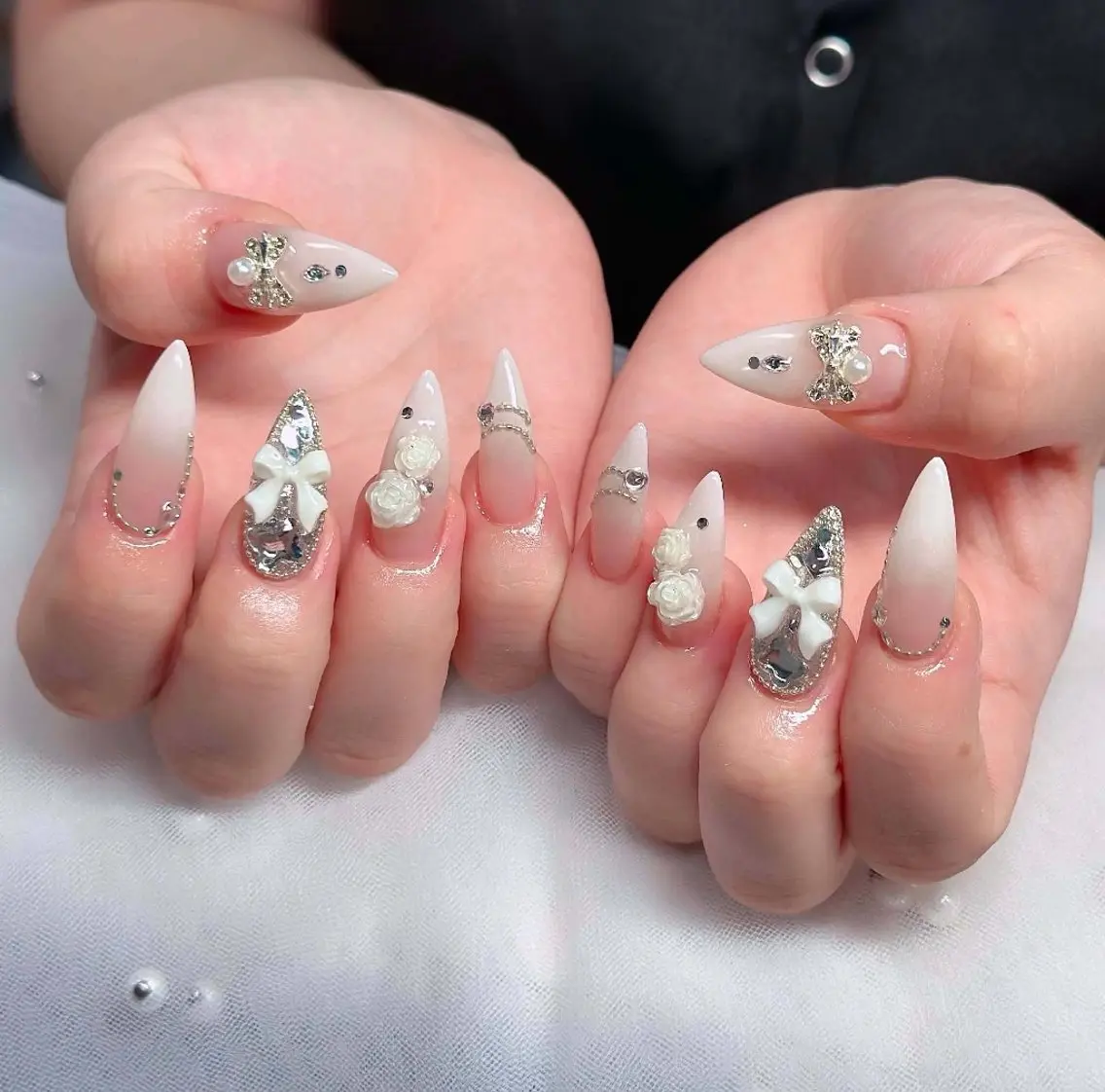 ネイル チークネイル フレンチネイル キラキラネイル 韓国ネイル マグネットネイル ハンドネイル Buruberii hbaby nailのネイルデザイン