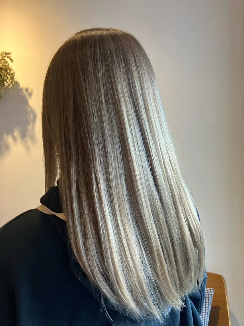 カラー ベージュカラー ミルクティーベージュ 阿部 貴子のヘアスタイル