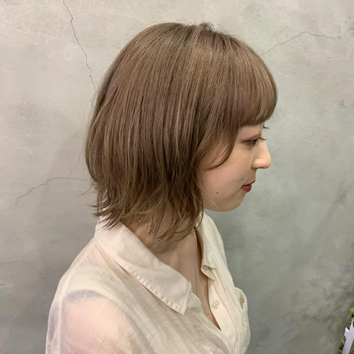 ショート カラー wakana/ 柔らかベージュカラーのヘアスタイル