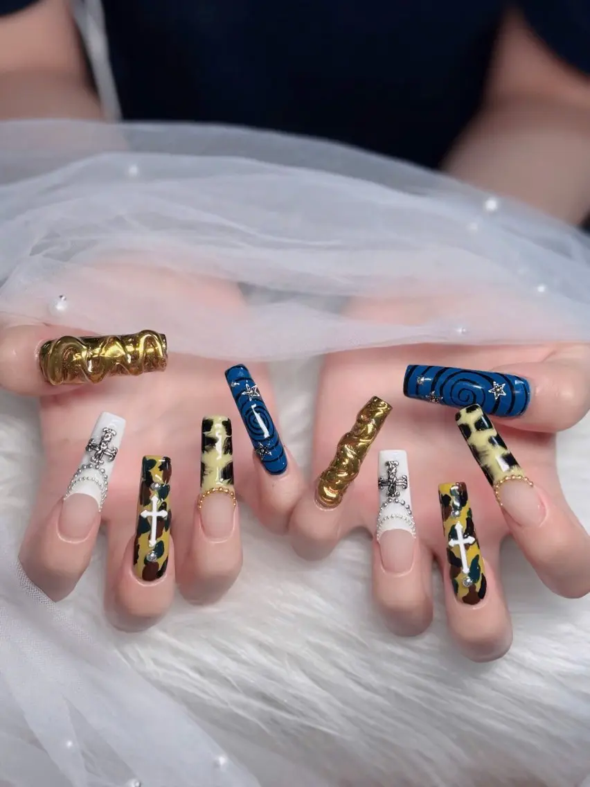 ネイル フレンチネイル ジェルネイル ハロウィン キラキラネイル 韓国ネイル ハンドネイル H.baby Nail Salonのネイルデザイン