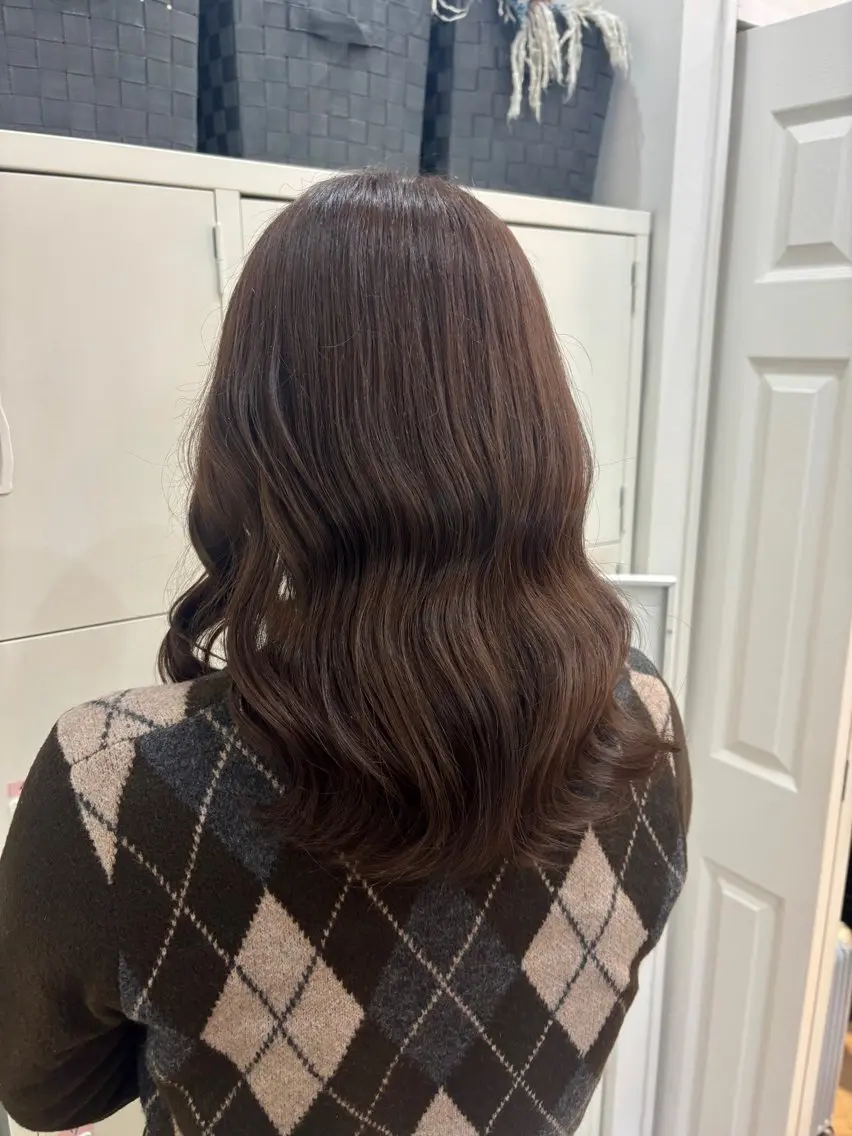 ミディアム カラー konomi✧︎*。 ／暖色カラー🍒‎のヘアスタイル
