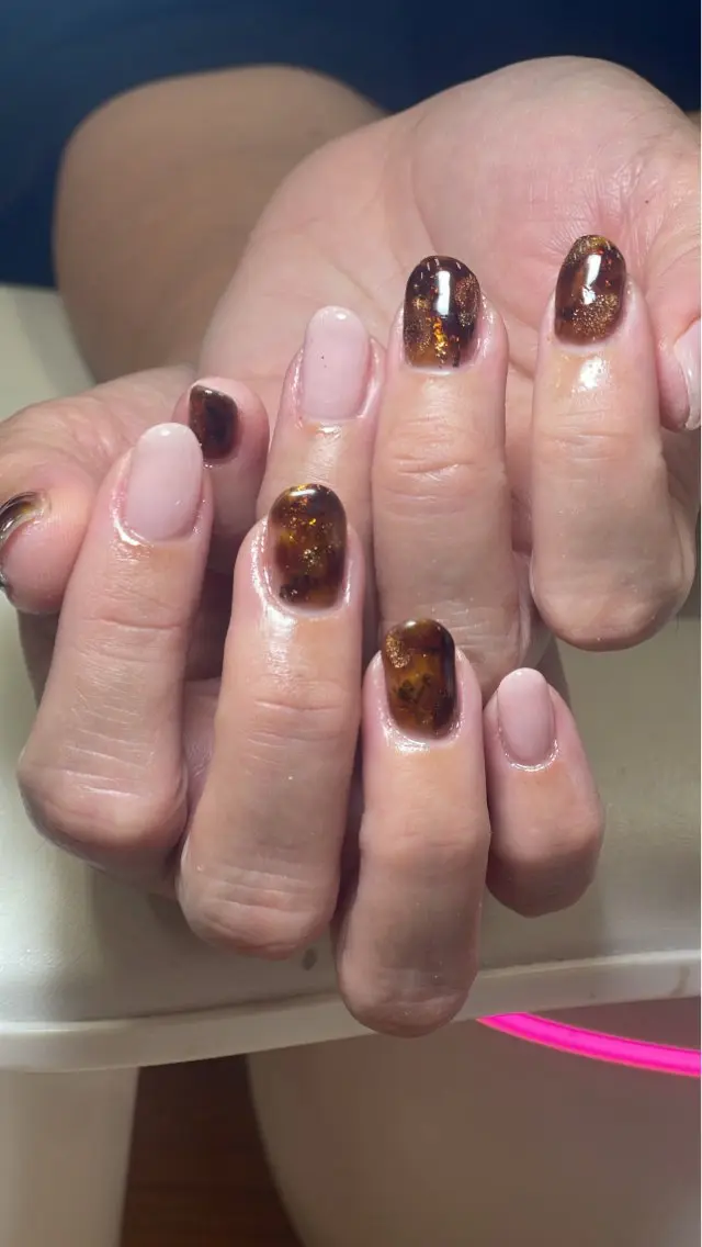 ネイル べっ甲ネイル シンプルネイル フットネイル niko nailのネイルデザイン