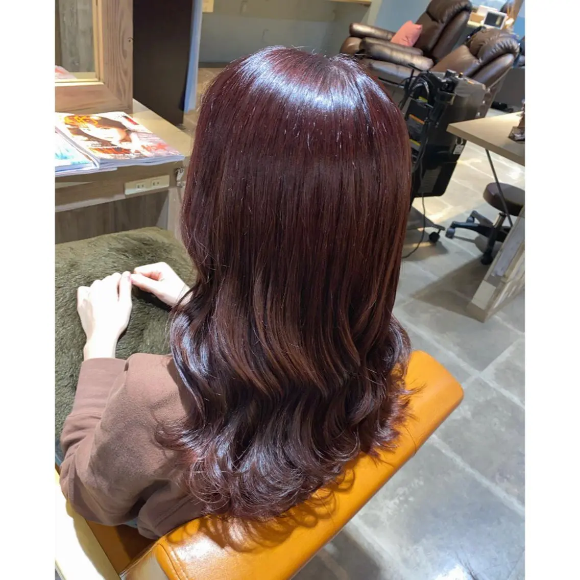 カラー カット トリートメント 🩵盛れる顔周りヘア EMI🩵のヘアスタイル
