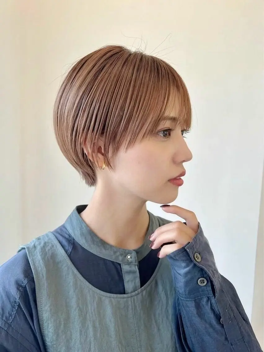 ショート ショートヘア サキ🤍ハイトーン 🪩レイヤーカットのヘアスタイル