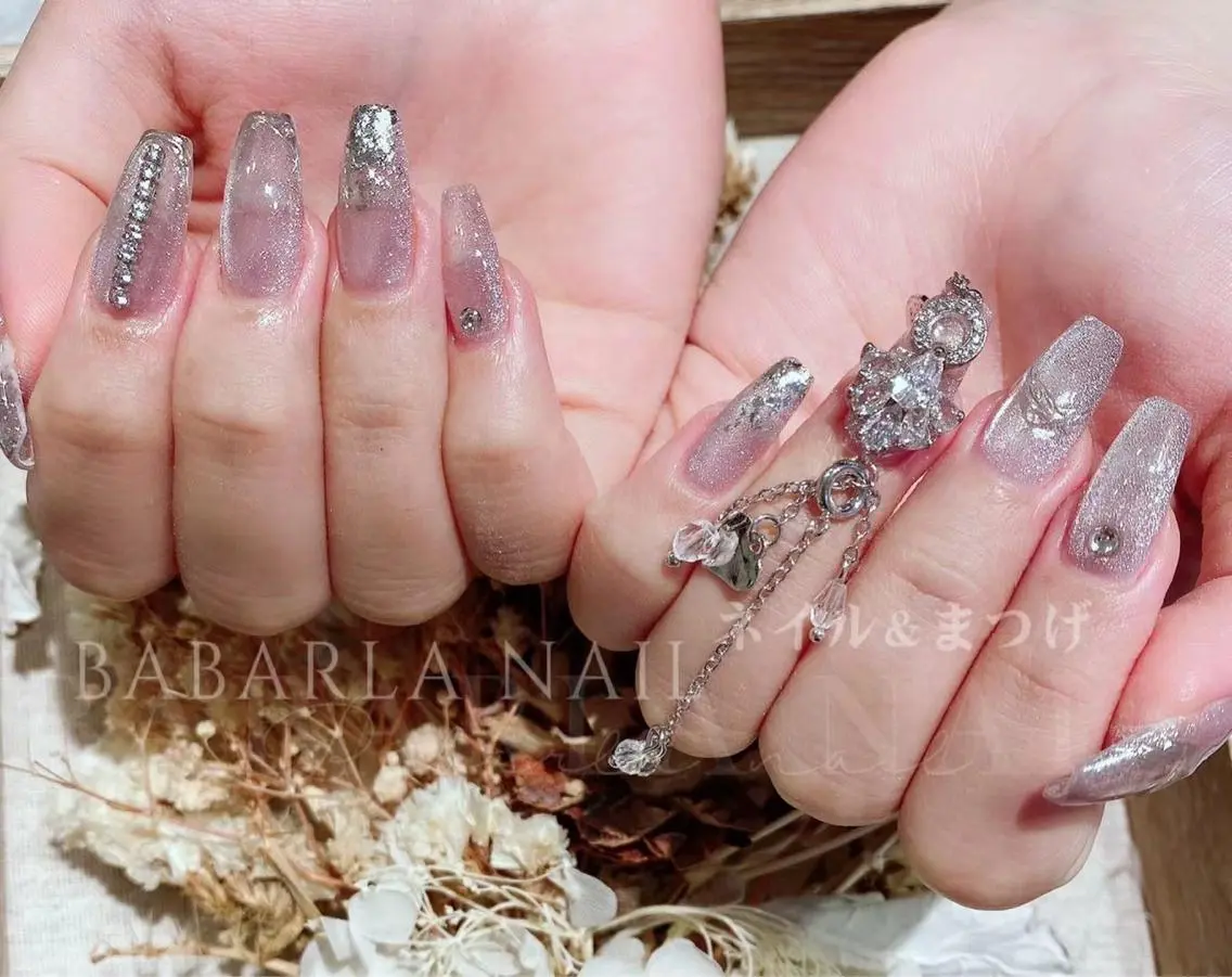 ネイル ゴージャス シルバー Babarla nailのネイルデザイン