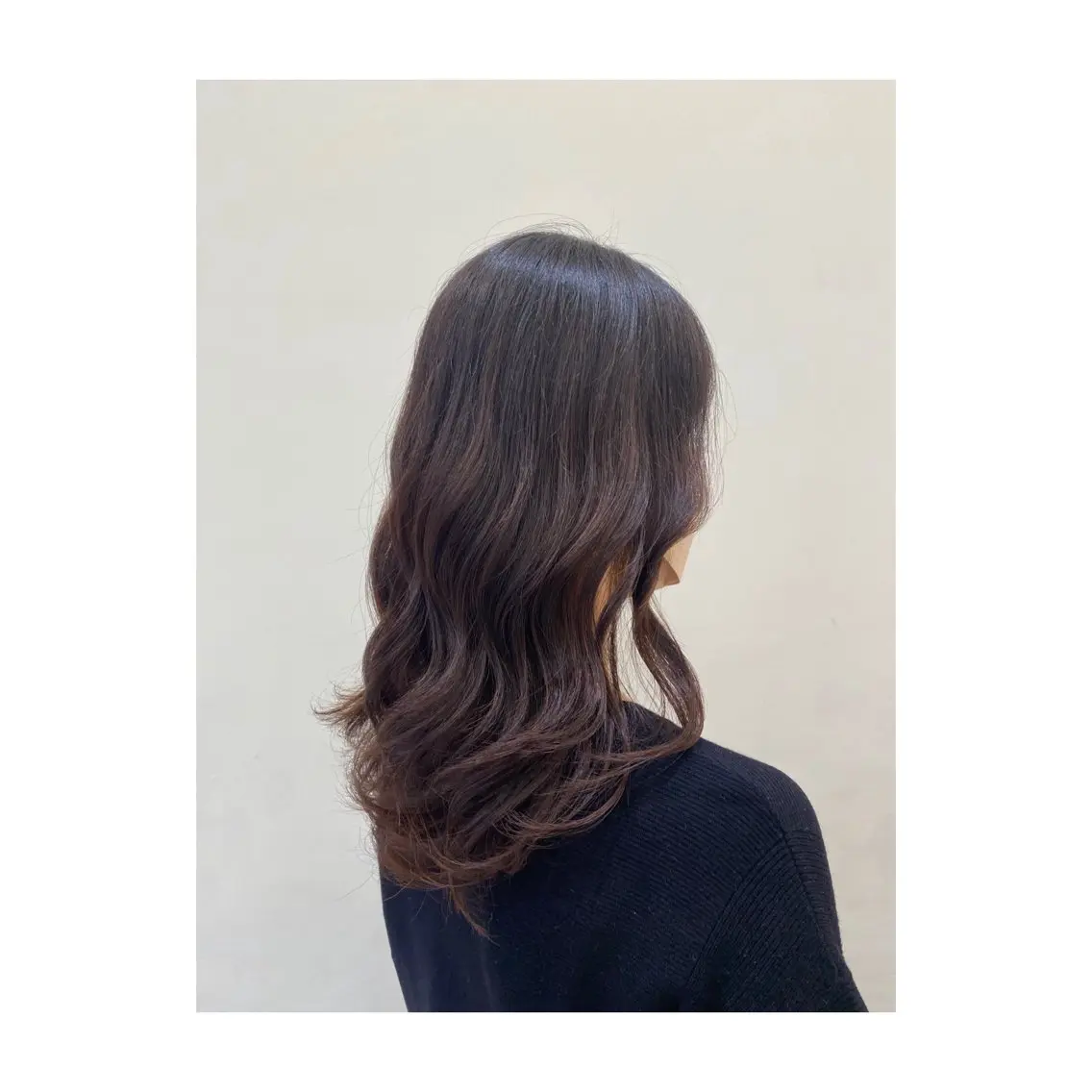 カラー 新嵩 真理のヘアスタイル