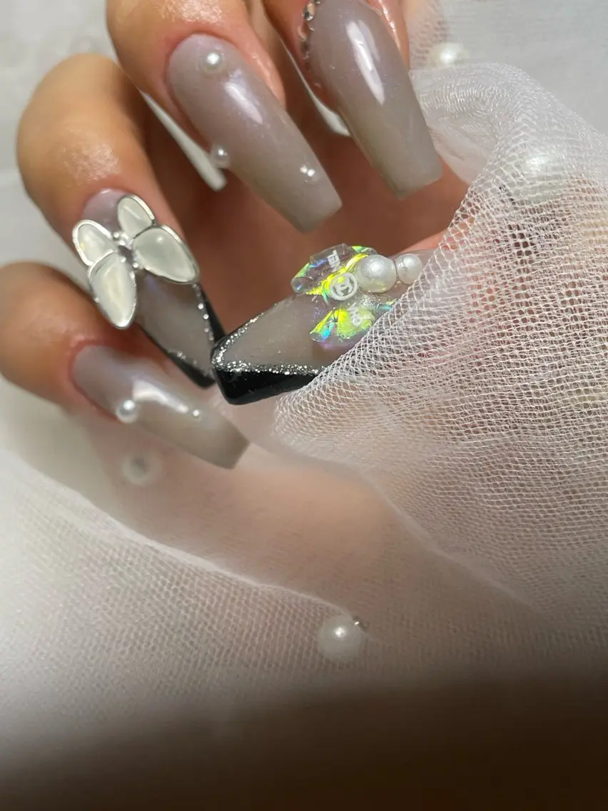 ネイル Bavardage Nailのネイルデザイン
