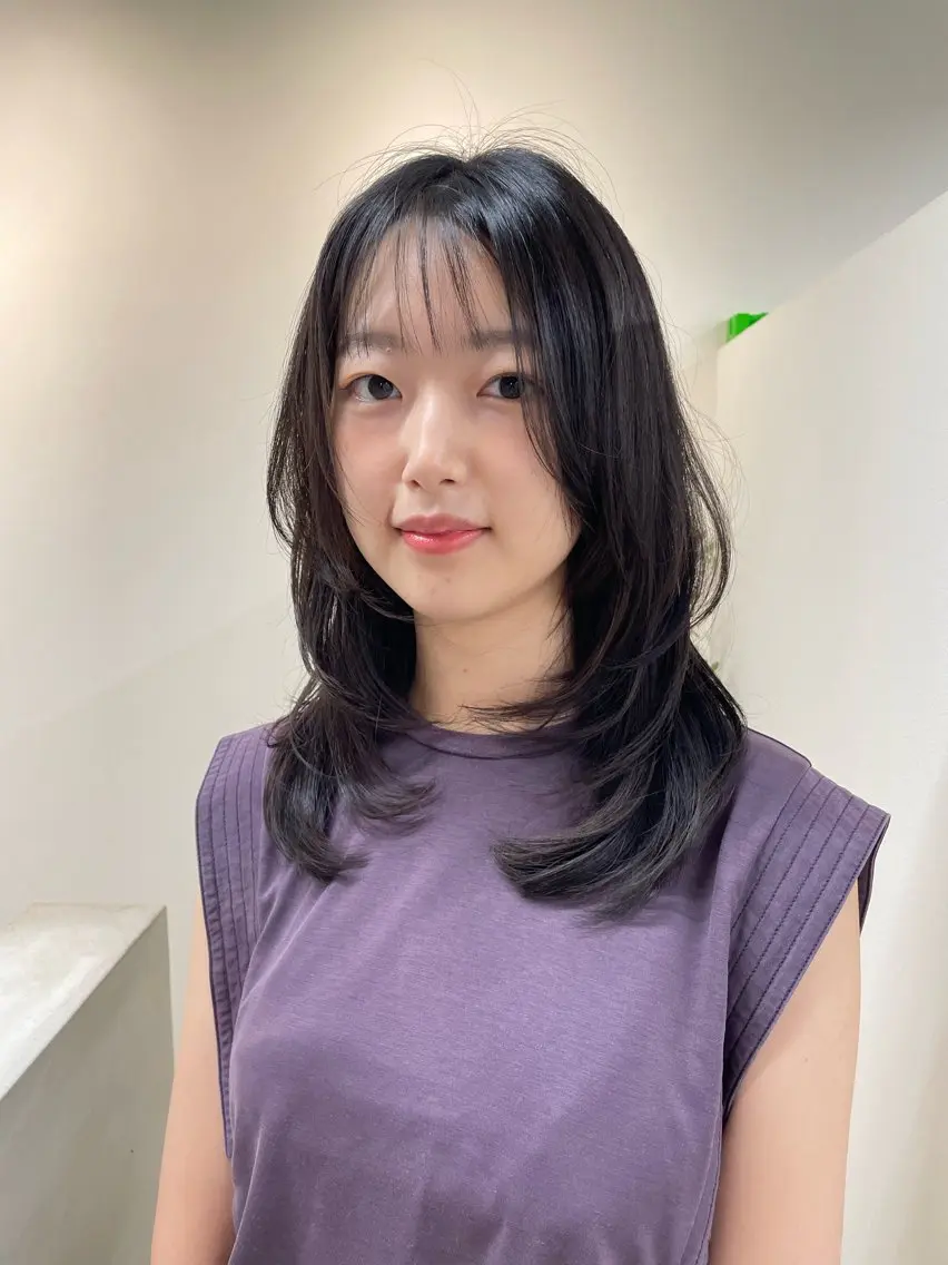 セミロング レイヤーカット 安田 蓮のヘアスタイル
