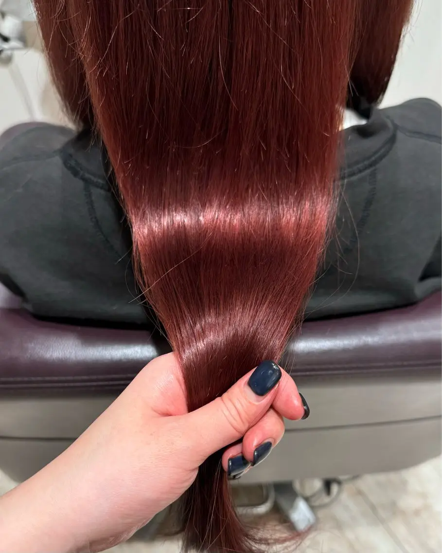 ロング カラー ブリーチ ブリーチなしカラー レッドカラー クドウ ヒカリのヘアスタイル