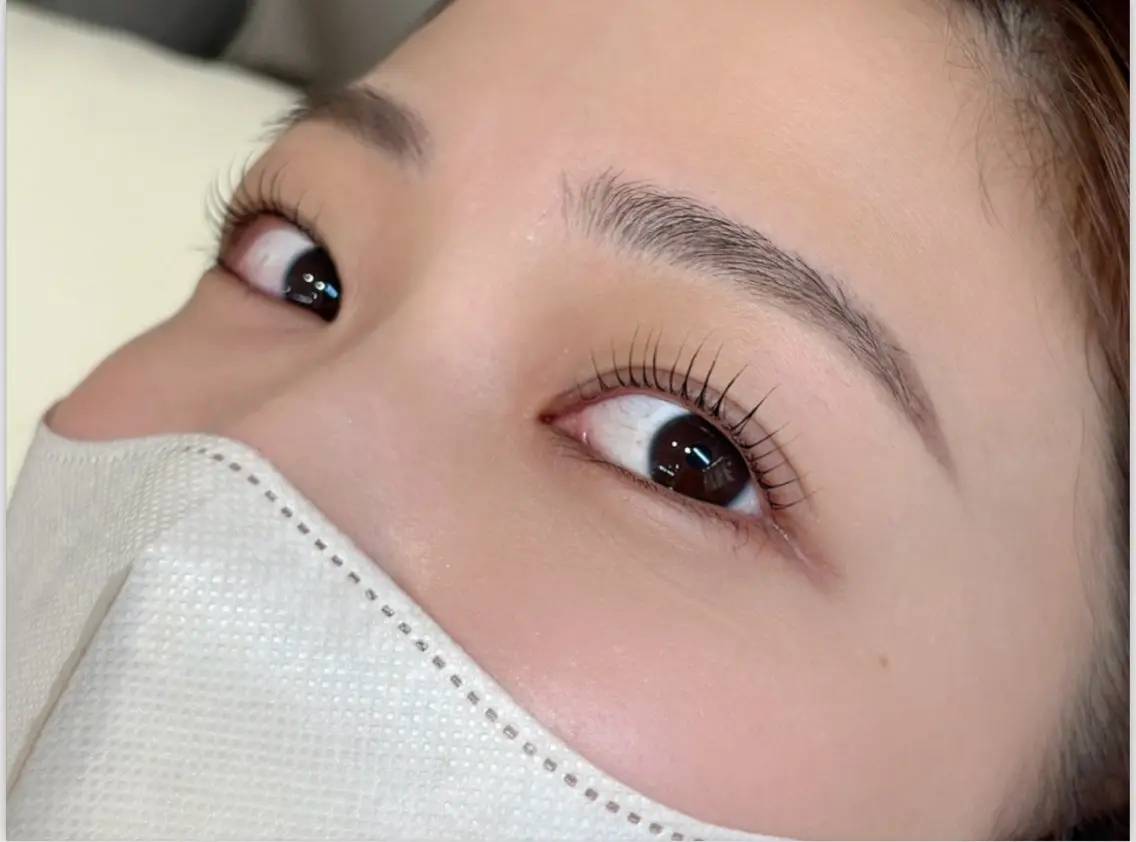 【minimo👀】 目元に合わせて選べるデザイン〈まつ毛パーマ〉の写真