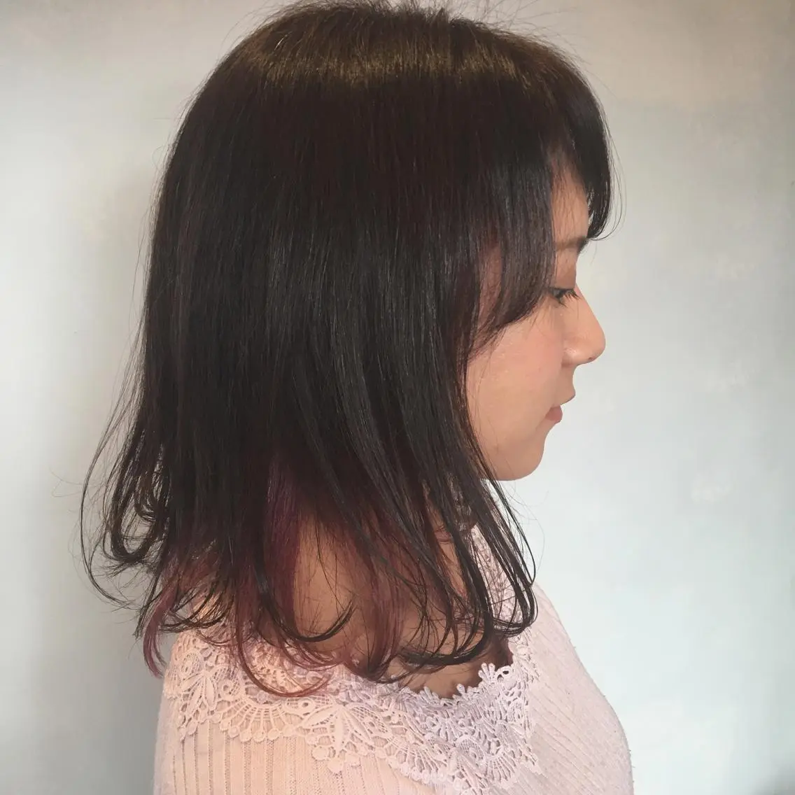 ミディアム カラー SAKINO ベージュカラーのヘアスタイル