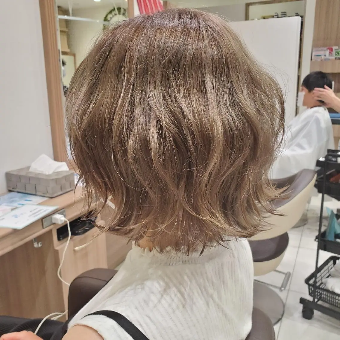 ショート カラー ベージュカラー ブリーチ イルミナカラー ミルクティーベージュ カラー特化🔥中村 和貴＜Ash津田沼＞のヘアスタイル