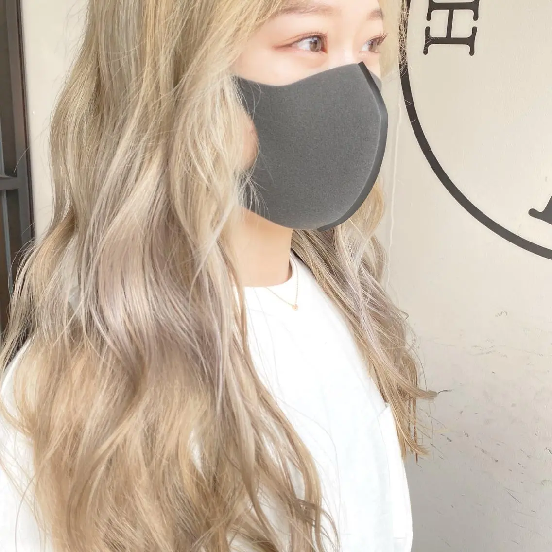 ロング カラー イエローカラー ヘアカラー 川越 輝梨奈のヘアスタイル