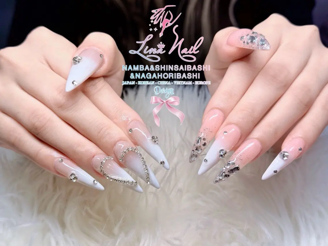 セミロング 韓国風ヘア クリスマス ハンドネイル Linanail Nambaのマツエク・マツパデザイン