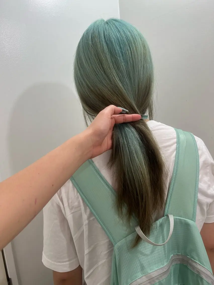 ミディアム カット ヘアカラー 💥ウルフカット デザインあんな💥のヘアスタイル