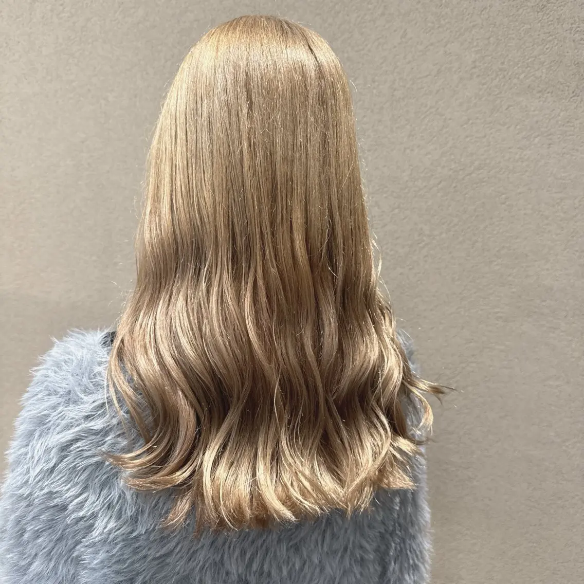 ロング カラー ベージュカラー ブリーチ ケアブリーチ ミルクティーベージュ ヘアカラー トリートメント ブリーチなしWカラー メンズカット✨ワタベのヘアスタイル