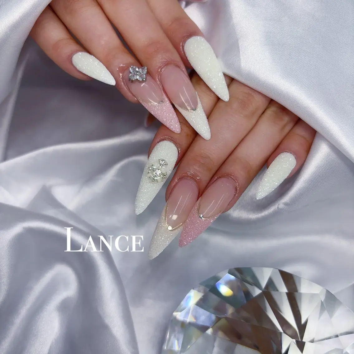 ネイル オーロラネイル フットネイル フレンチネイル ガラスフレンチ 氷ネイル・うるうるネイル ハンドネイル Lance nailのネイルデザイン