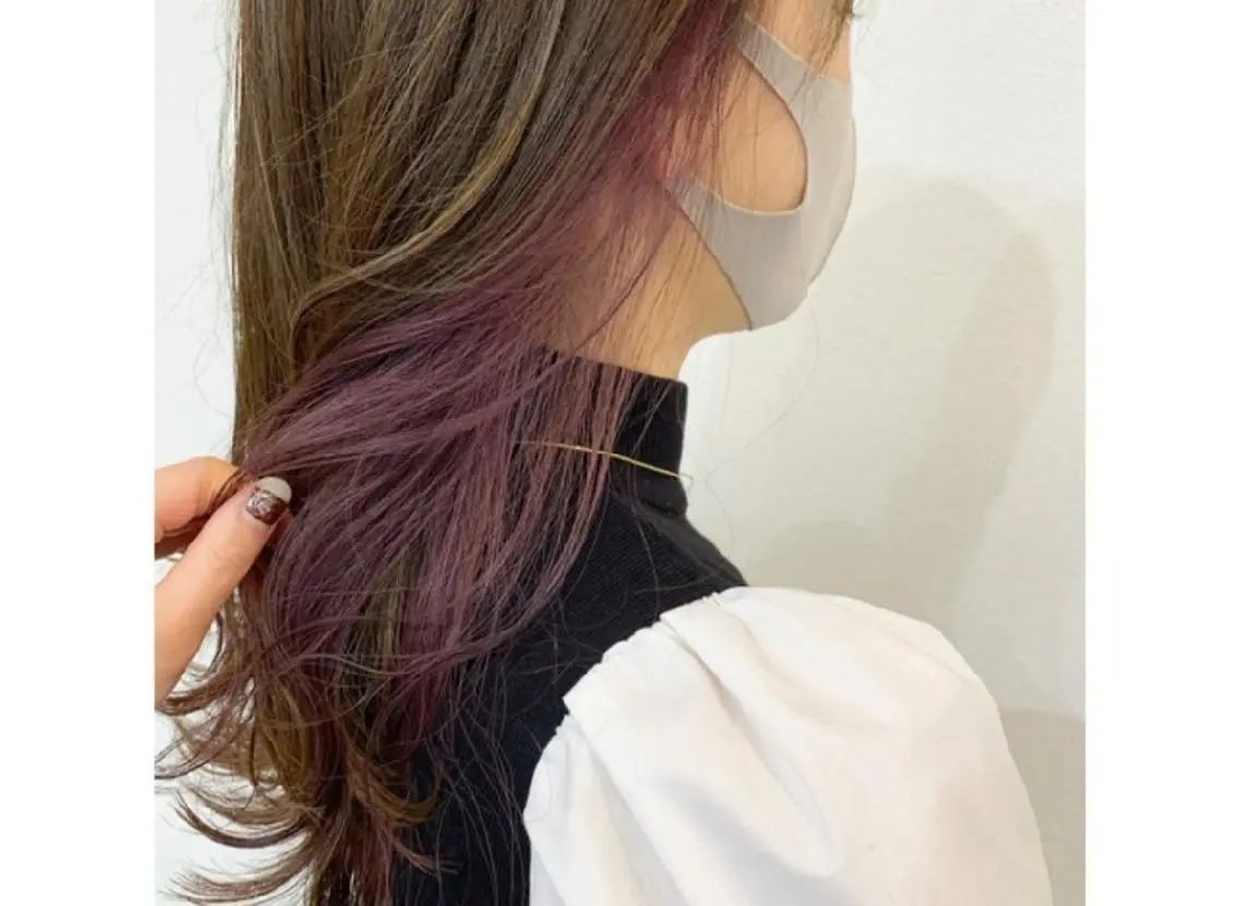 ロング カラー ブリーチ インナーカラー ピンクカラー 赤松 摩美のヘアスタイル