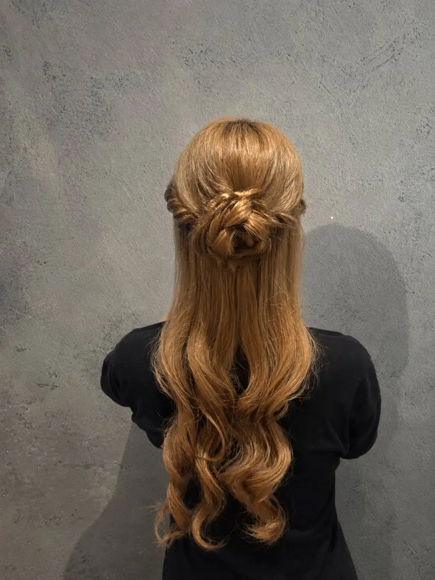 【平日限定ヘアセット✨】ヘアセット＋ヘアカラー＋トリートメントの写真