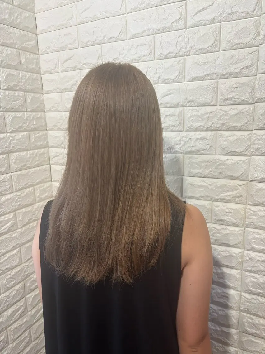 セミロング 上田 瑠海音のヘアスタイル
