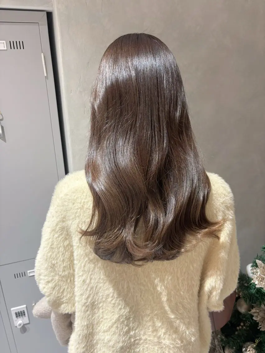 セミロング カット ヘアカラー 大久保 愛のヘアスタイル
