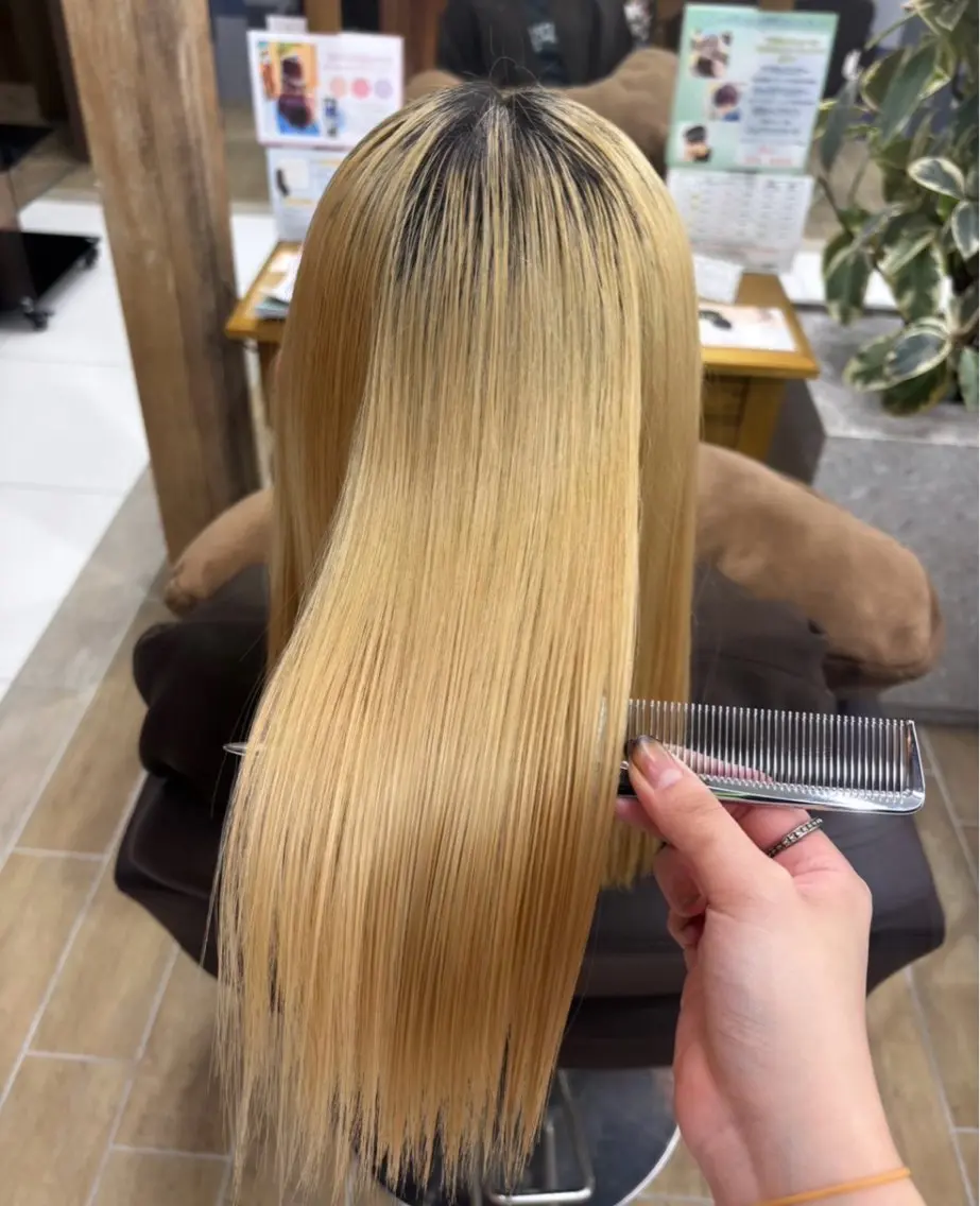 セミロング 縮毛矯正 カジタ ナミのヘアスタイル