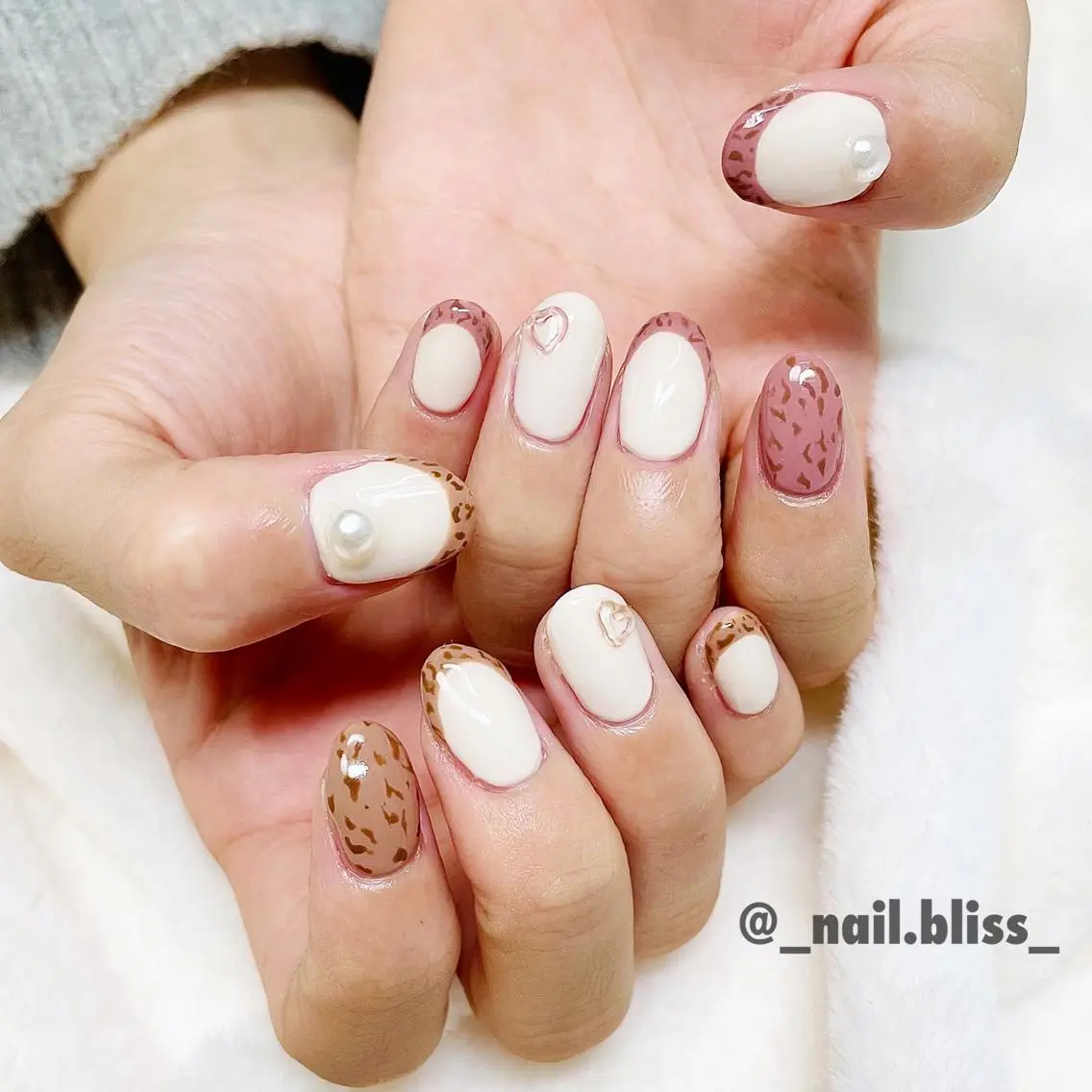 ネイル アニマル柄 フレンチネイル ハンドネイル NAIL BLISSのネイルデザイン