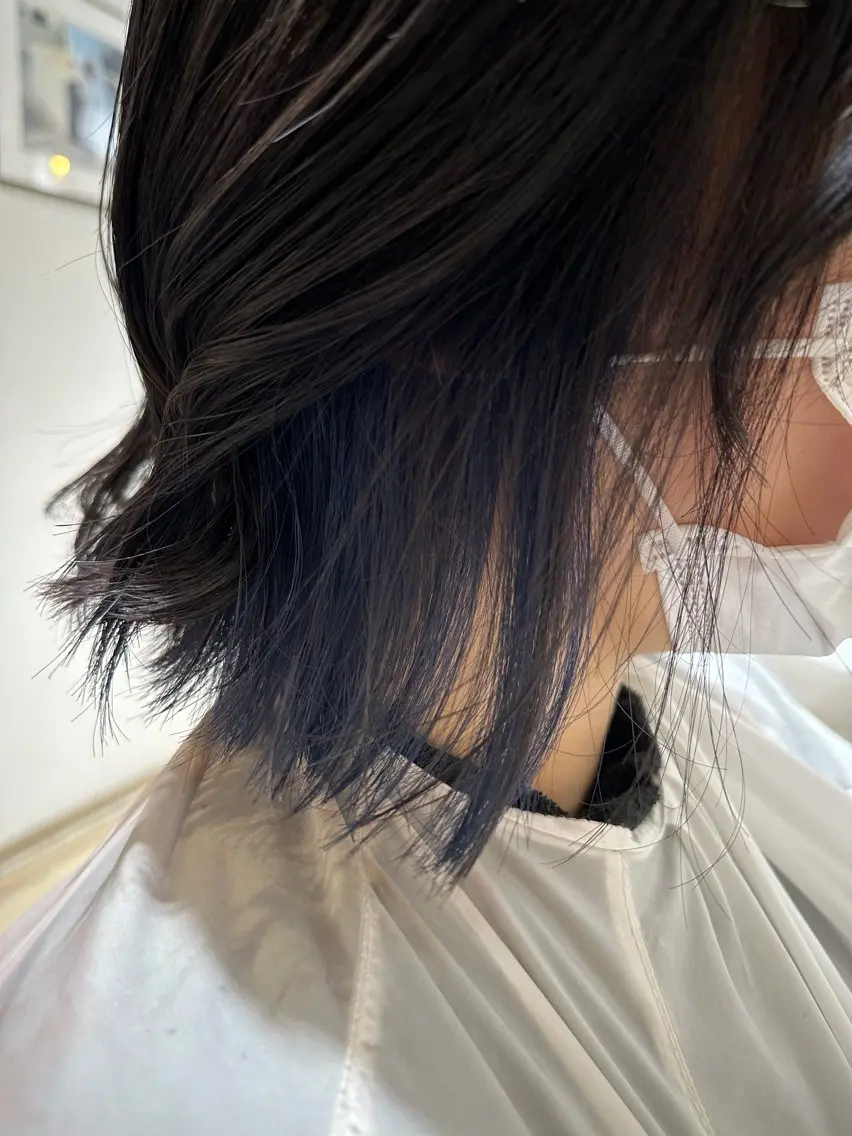 ミディアム カラー 伊藤 梨緒のヘアスタイル