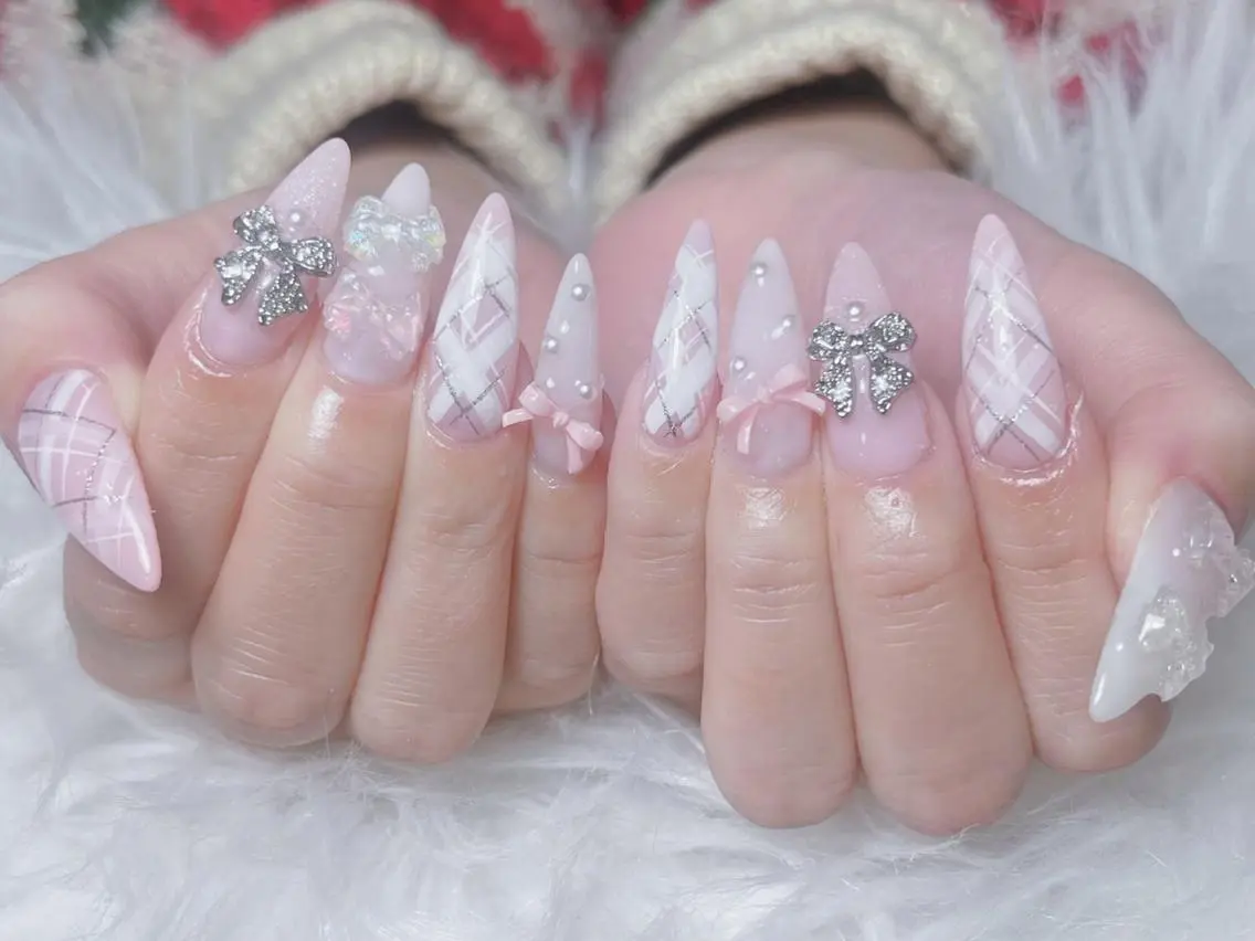 ネイル 長さ出し グラデーション 卒業式 キラキラネイル マグネットネイル Emi🌸Belle Nail Salonのネイルデザイン