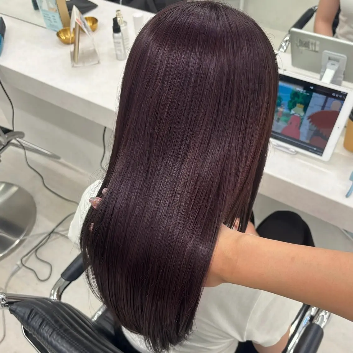ミディアム カラー 透明感カラー レイヤーカット mei / レイヤー 顔まわり 🤍のヘアスタイル