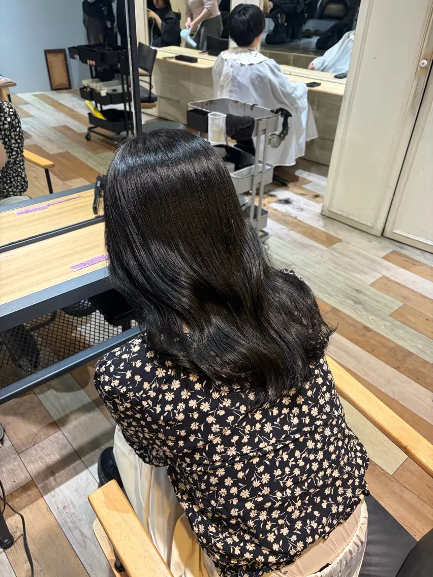 ロング ヘアカラー 💜🦋 COCONA🦋💜のヘアスタイル