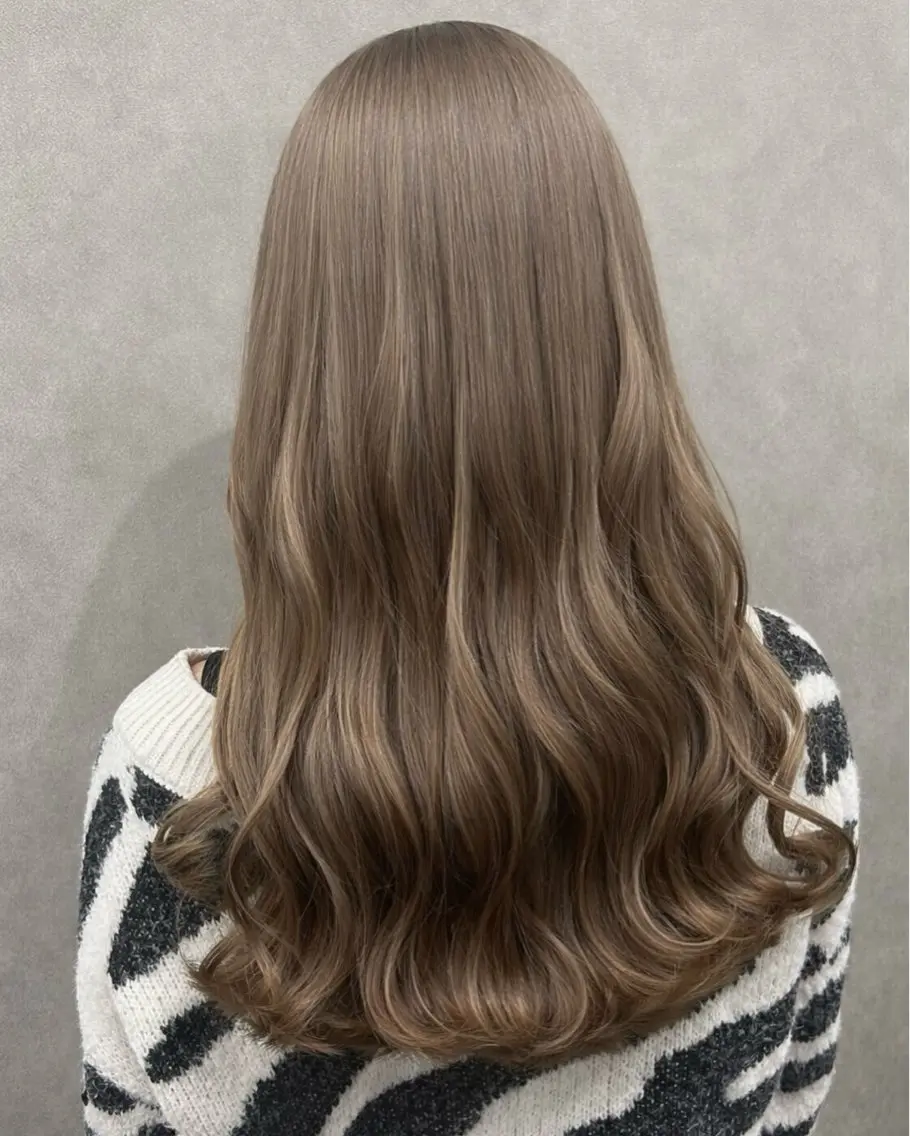 ロング カラー グレージュ ミルクティーグレージュ ヘアカラー トリートメント ミルクティー職人× HIROSEのヘアスタイル