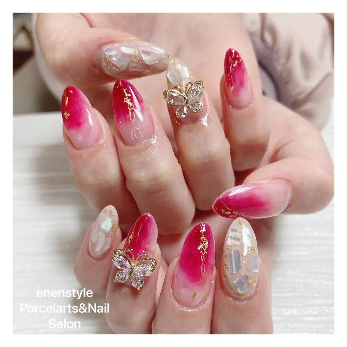 ミディアム ネイル ハンドネイル 🐾enen style 🐾のネイルデザイン