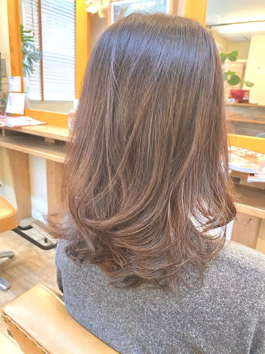セミロング ハイライト 髪質改善 韓国風ヘア 縮毛矯正 トリートメント カット ヘアカラー トリートメント 荒木洋一/髪質改善/ 酸性ストレートのヘアスタイル