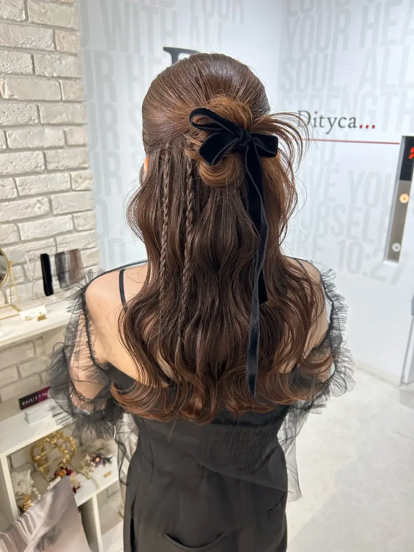 ヘアアレンジ ハーフアップ 奥出 祐菜のマツエク・マツパデザイン