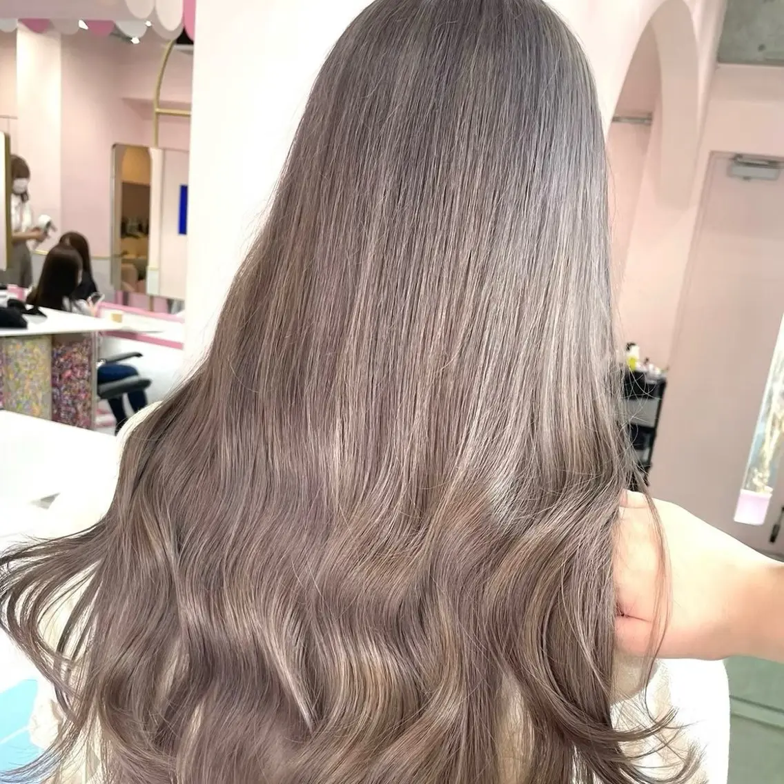 ロング ヘアカラー 🌈艶ブリーチ 🌈イッキのヘアスタイル