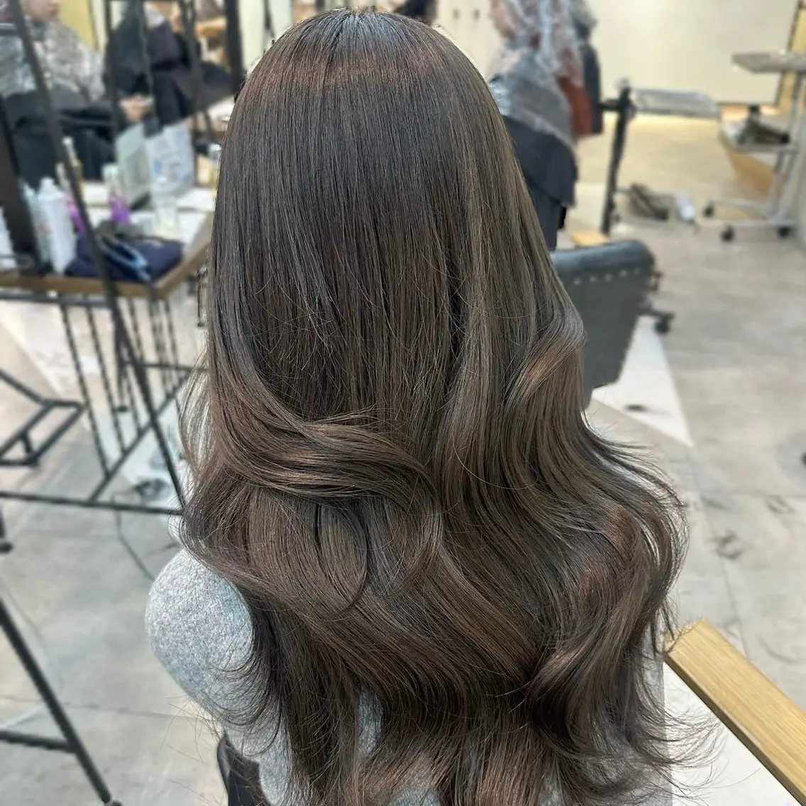 ロング カット 透明感カラー/レイヤ ーカットりこ🤎🫧のヘアスタイル