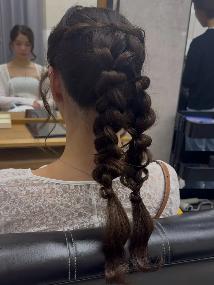 ロング ヘアアレンジ 透明感/オリーブ ハイトーン×レイヤーのヘアスタイル