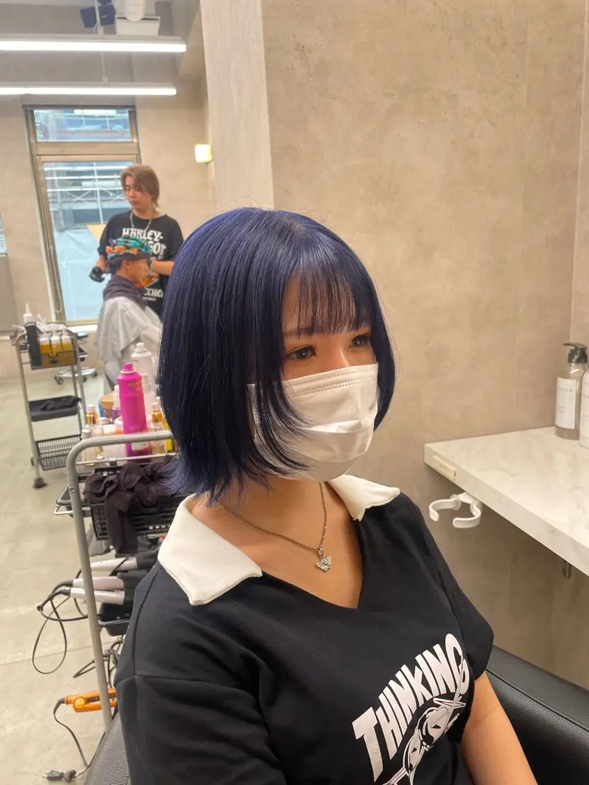 セミロング カラー 抜け感レイヤー︴ ニュアンスカラーのヘアスタイル