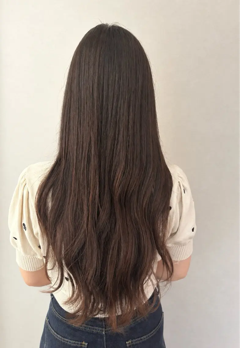 ロング カラー ロングレイヤー ベージュカラー ブラウンカラー チョコレートブラウン 透明感カラー カット ヘアカラー トリートメント 小村 悠花のヘアスタイル