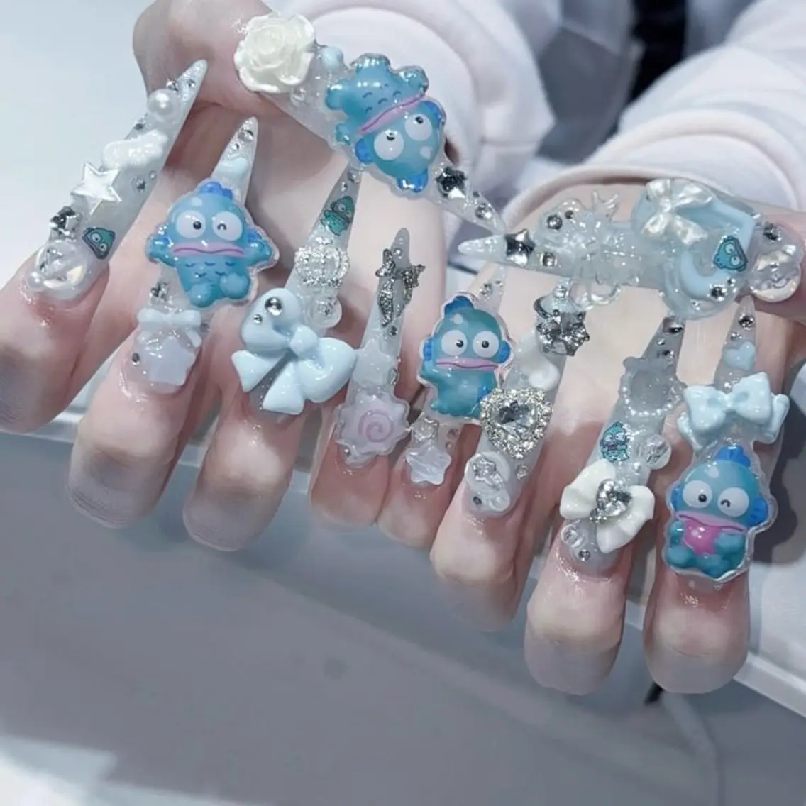 ネイル チークネイル ドット フットネイル フレンチネイル グラデーション ハンドネイル ハンドケア Nihonthy Nail 新宿のネイルデザイン