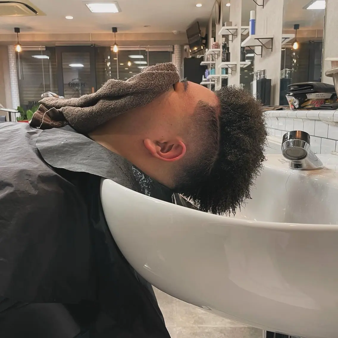 ショート パーマ メンズ フェードカット スキンフェード 松坂 祐斗のヘアスタイル