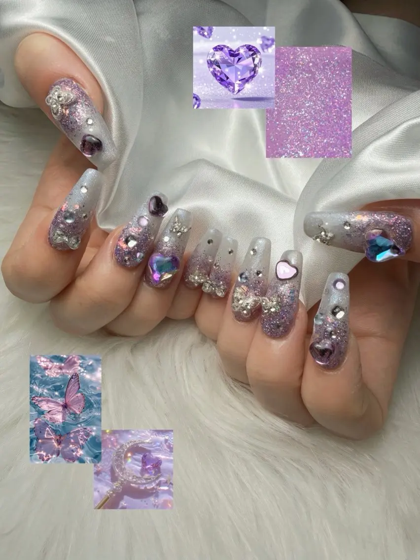ネイル アートネイル 桜ネイル ジェルネイル ラメ(グリッター) ラメグラデーション ハンドネイル ゴテゴテ💙ワンホン リオナのネイルデザイン