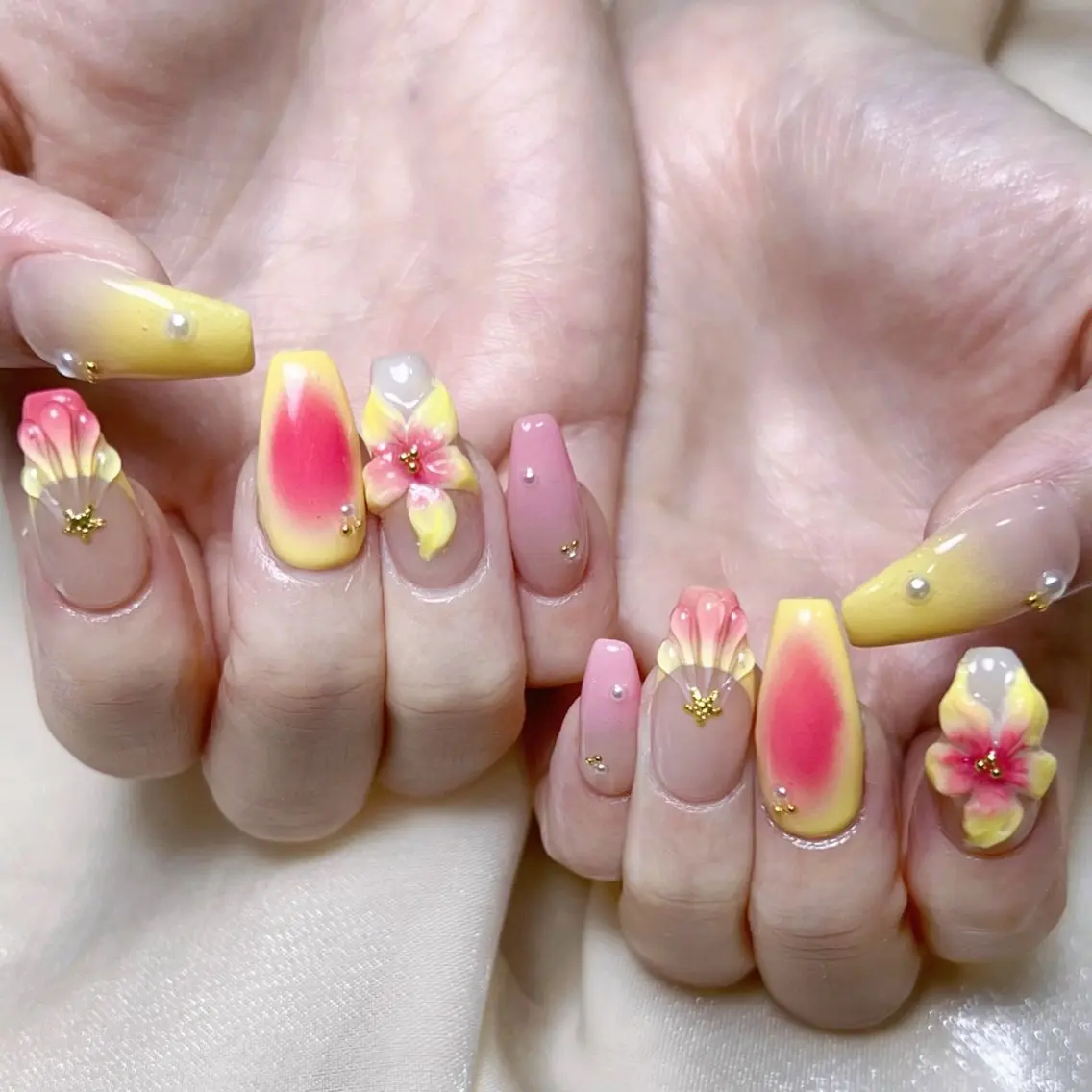 メンズ ネイル メンズ韓国風 アートネイル オーロラネイル ガーリー キラキラネイル ハンドネイル Nail salon 木にいるのネイルデザイン