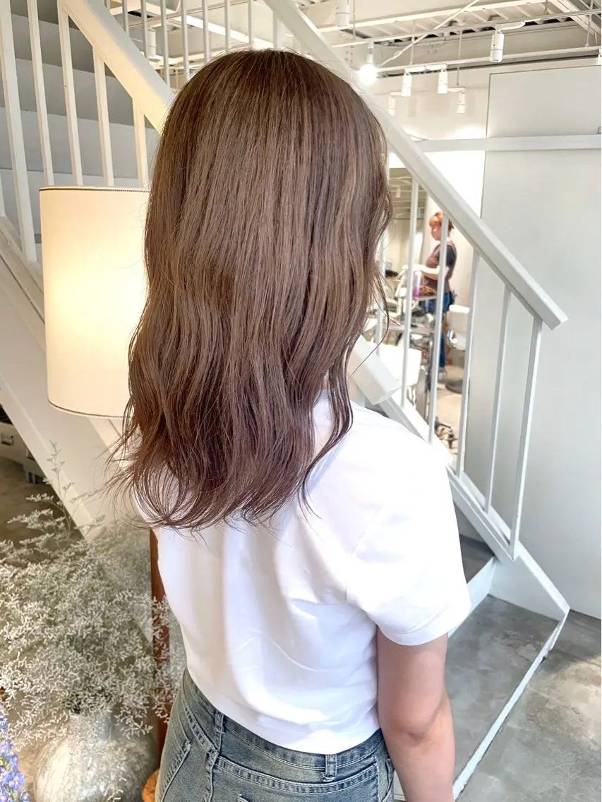 ロング カラー ヘアカラー 林 千聖のヘアスタイル