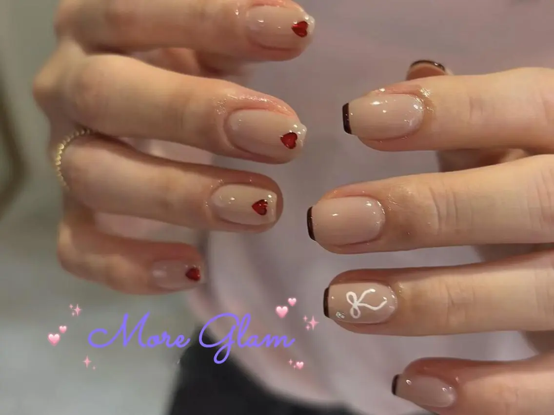 ネイル 長さ出し フットネイル フレンチネイル ジェルネイル ガラスフレンチ MoreGlam Nailsのネイルデザイン