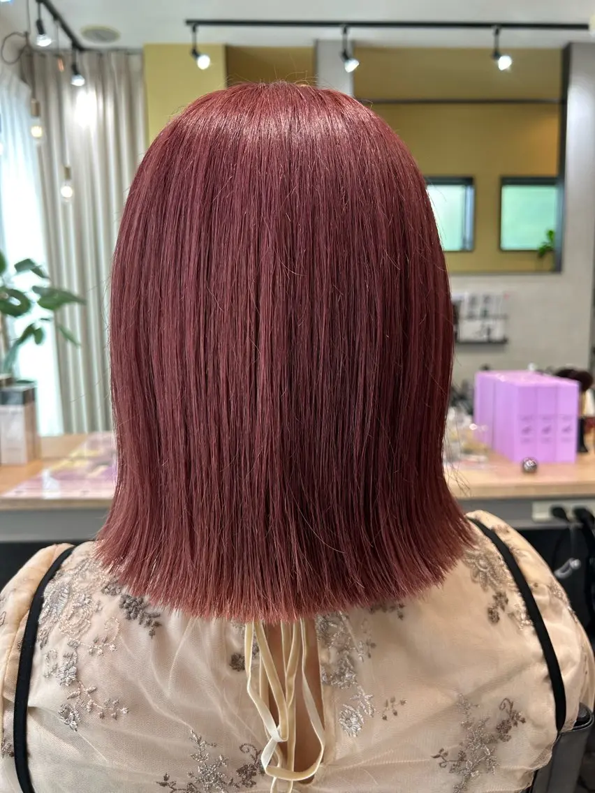 ショート カラー ベージュカラー ブリーチ ピンクカラー ピンクベージュ カット ヘアカラー トリートメント hubhair レイヤー/透明感のヘアスタイル