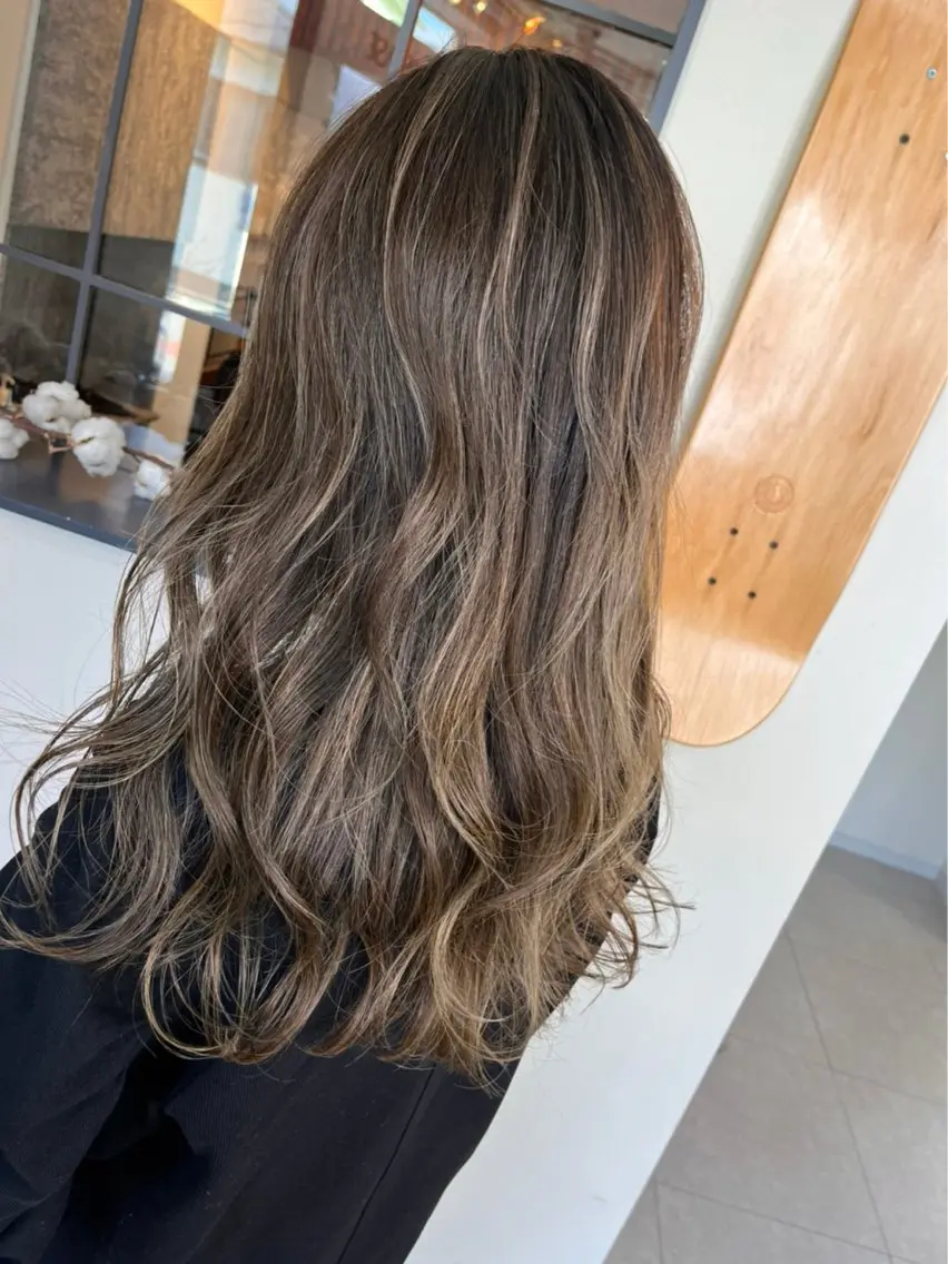 カラー ヘアカラー トリートメント 🫧小峰 夕依のヘアスタイル