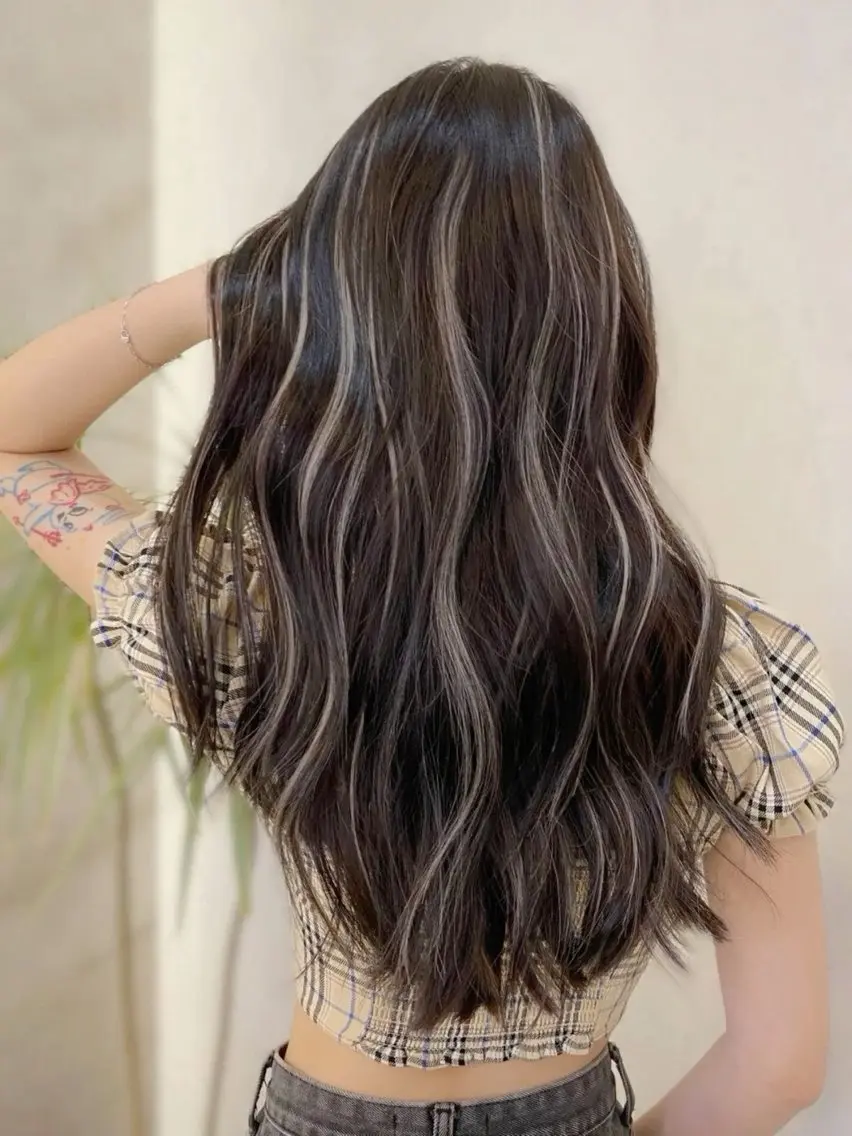 ロング カラー ハイライトカラー ハイライト 宮嶋 蓮のヘアスタイル