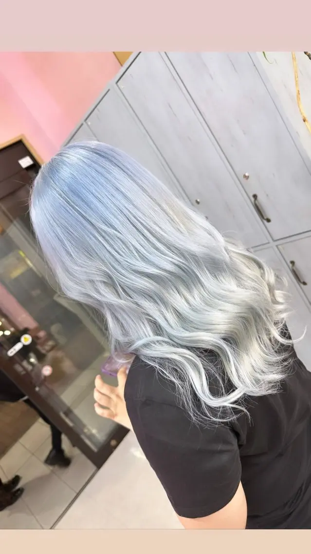 ミディアム カラー ブリーチ特化🌈 MANATOのヘアスタイル